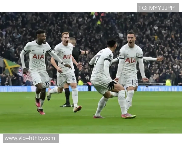 差点出事!热刺后场出球被断,勒温得球后扫射高出横梁 差点出事!热刺后场出球被断,勒温得球后扫射高出横梁