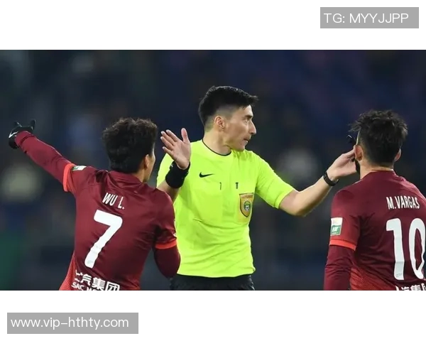 萨拉夫表现不佳半场仅得2分3助攻却犯规5次显露稚嫩状态 萨拉夫表现不佳半场仅得2分3助攻却犯规5次显露稚嫩状态