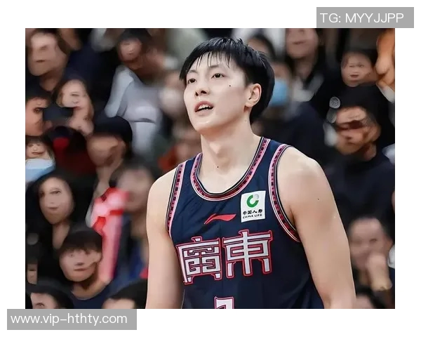 媒体人分享广东全运男篮探班照片赵睿身穿北京T恤与胡明轩崔永熙同框合影 媒体人分享广东全运男篮探班照片赵睿身穿北京T恤与胡明轩崔永熙同框合影