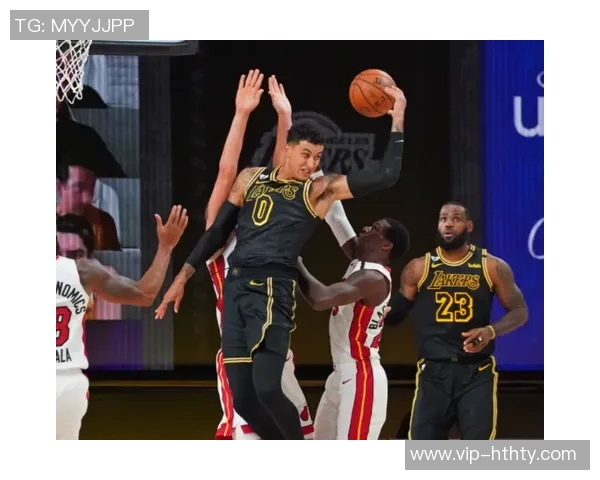 斯潘塞称克赖尔若赴发展联盟将展现统治级表现引发关注 斯潘塞称克赖尔若赴发展联盟将展现统治级表现引发关注