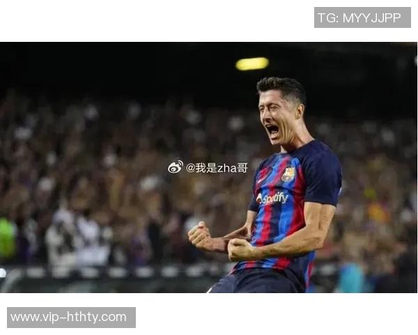 马卡报报道莱万上半场不适巴萨对其坚持比赛表示不满 马卡报报道莱万上半场不适巴萨对其坚持比赛表示不满