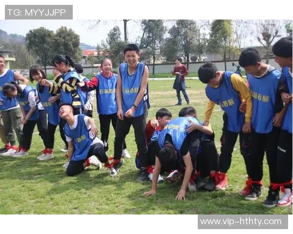 五大囧再添一笔大球后退鞋子掉落摔倒瞬间引发笑声 五大囧再添一笔大球后退鞋子掉落摔倒瞬间引发笑声