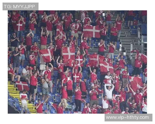 曼联老球迷感叹票价飞涨座位频换心中无奈难再热爱球队 曼联老球迷感叹票价飞涨座位频换心中无奈难再热爱球队