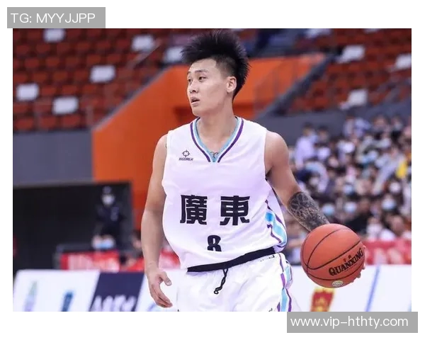 赵睿身穿宏远训练服备战全运会展现时光倒流的独特魅力 赵睿身穿宏远训练服备战全运会展现时光倒流的独特魅力