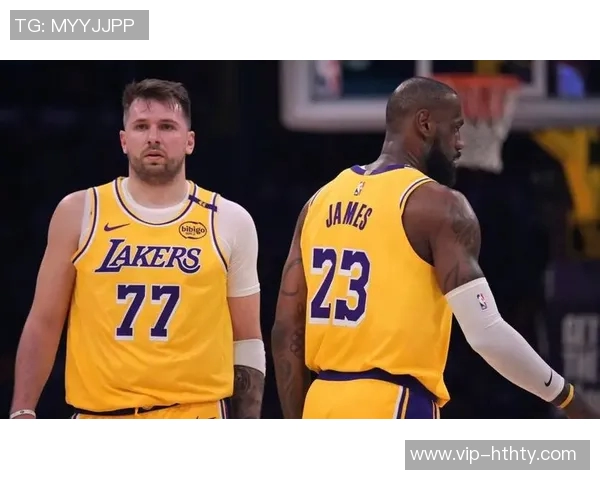 杨毅分析湖人战术选择认为詹姆斯影响东契奇表现宁愿全力支持东契奇 杨毅分析湖人战术选择认为詹姆斯影响东契奇表现宁愿全力支持东契奇