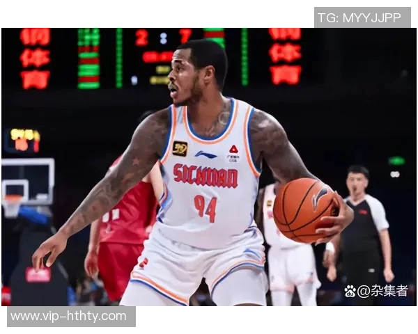 亨特表现出色半场高效6中5砍下12分6板1助1断依旧稳健展现实力 亨特表现出色半场高效6中5砍下12分6板1助1断依旧稳健展现实力