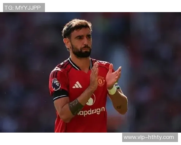 B费助力库尼亚适应压力并加练默契展现葡语球员团结精神 B费助力库尼亚适应压力并加练默契展现葡语球员团结精神