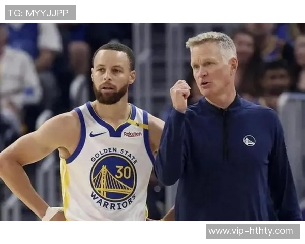 科尔赞霍福德防守智慧精准定位助球队稳固防线